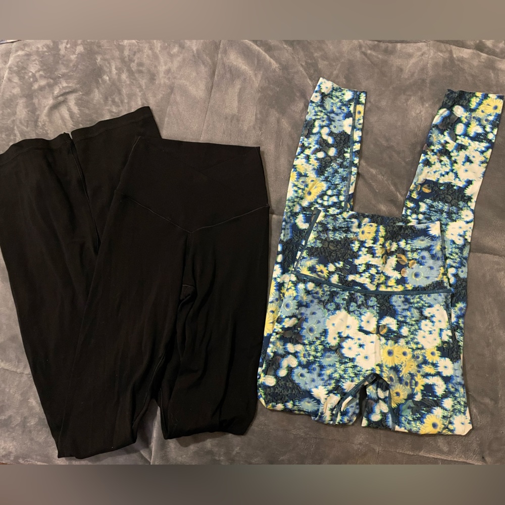 Aerie bundle: cross waist high waisted flare leggings in black illusion floral